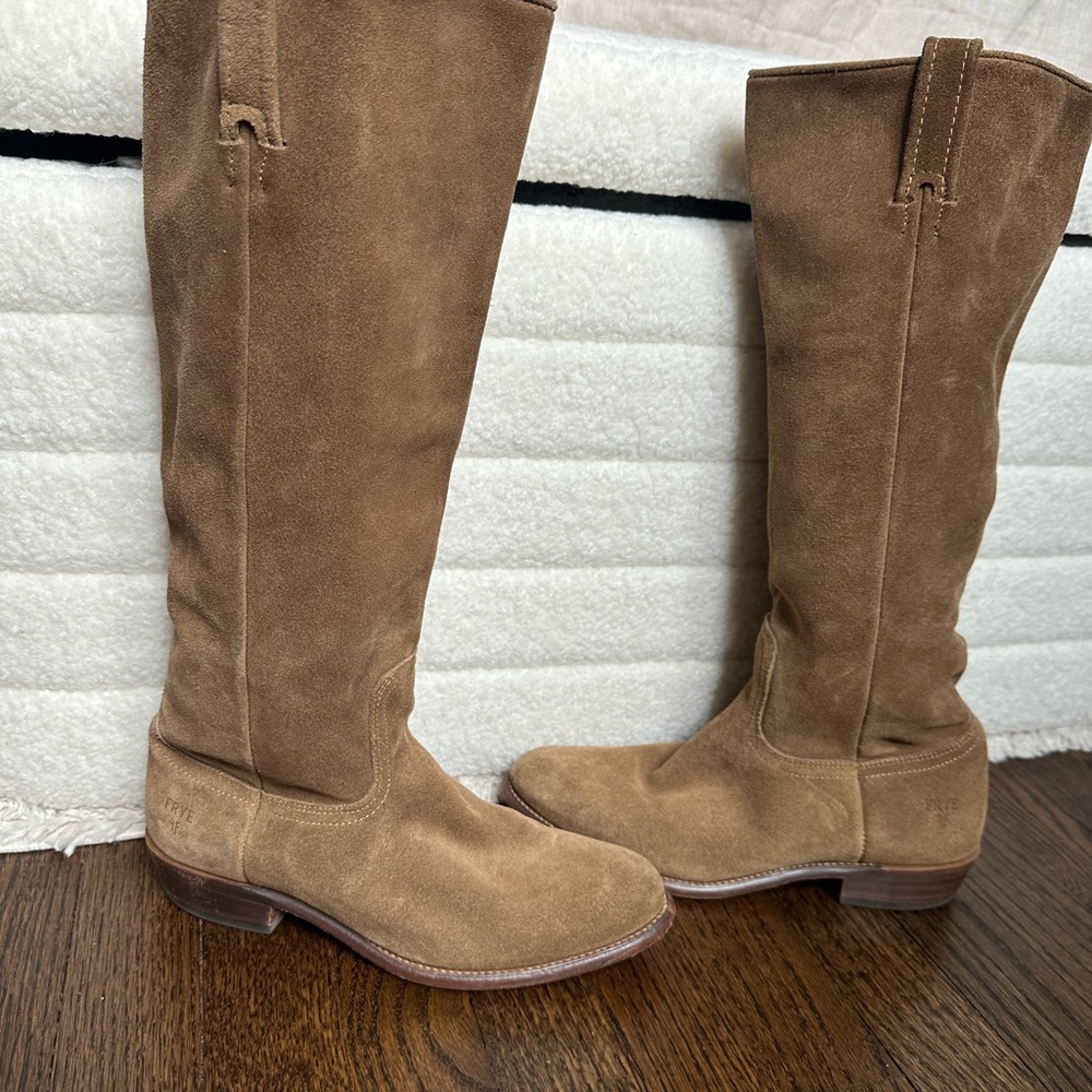 Frye Tan Heeled Boots Classic Design